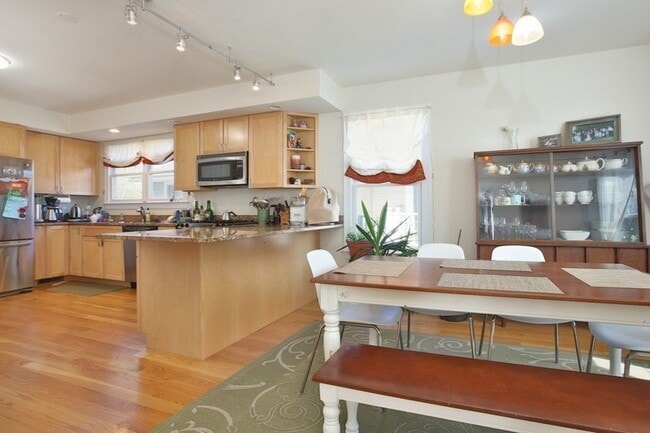 Photo - 122 Clifton St