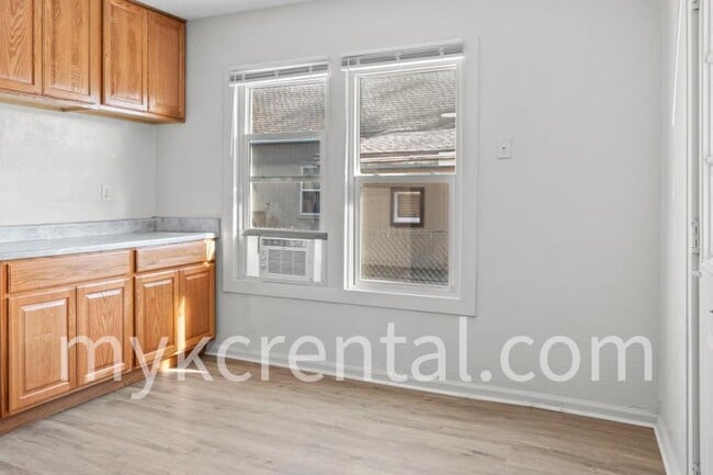 Photo - 1129 Hasbrook Ave