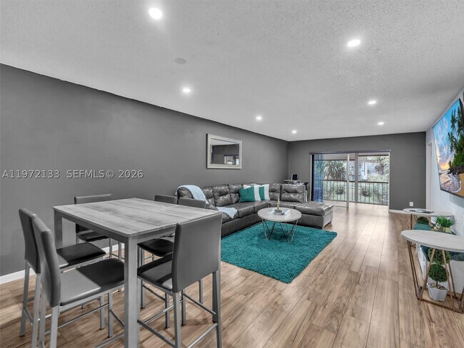 Building Photo - 6201 N Falls Cir Dr Unit 210