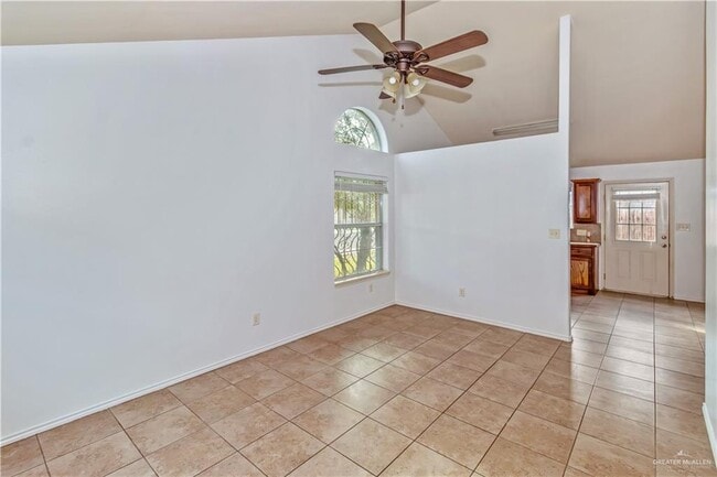 Photo - 15 West Dr Unit 1