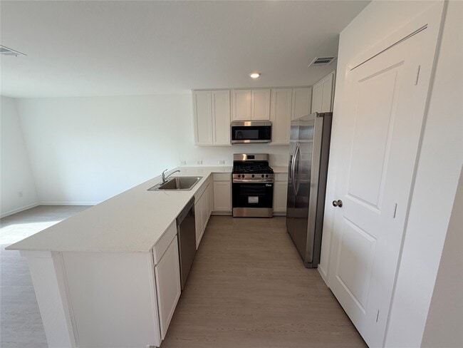 Photo - 922 Pertuso Ln