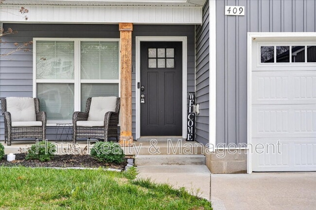 Photo - 409 Hillside Dr