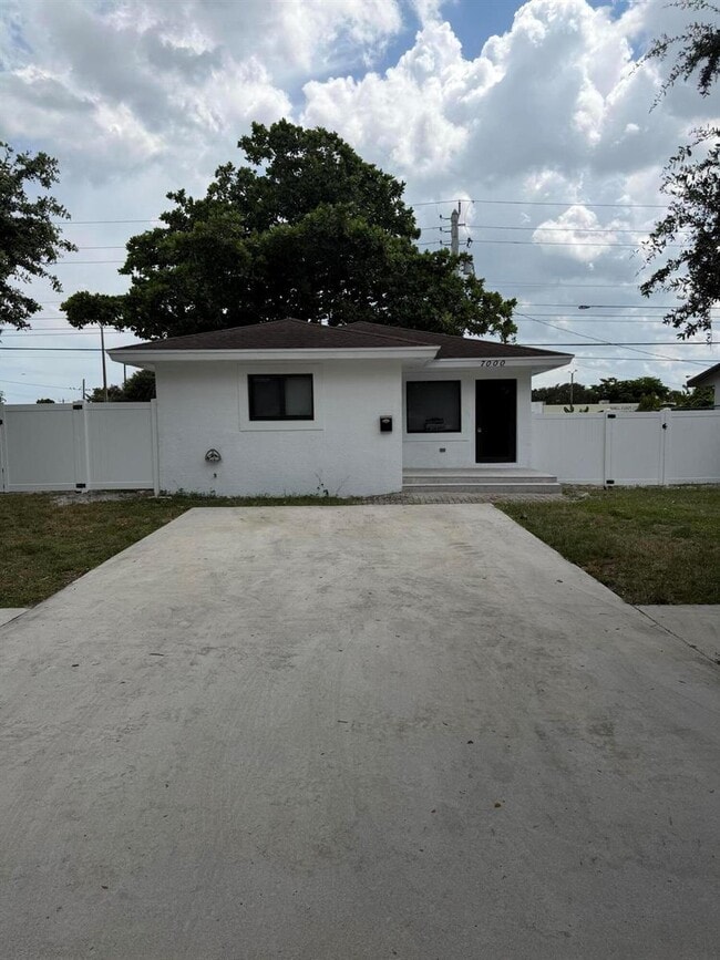 Building Photo - Tyler Street, Hollywood, FL 33024 - 3 BR 2 BA house