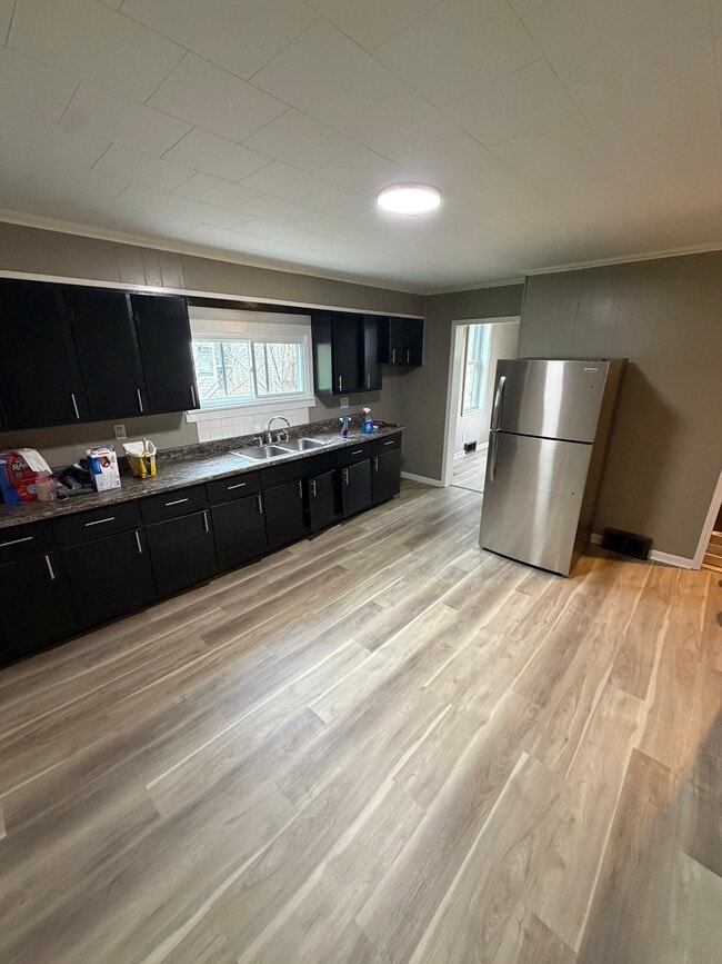 Photo - 905 N Liberty St