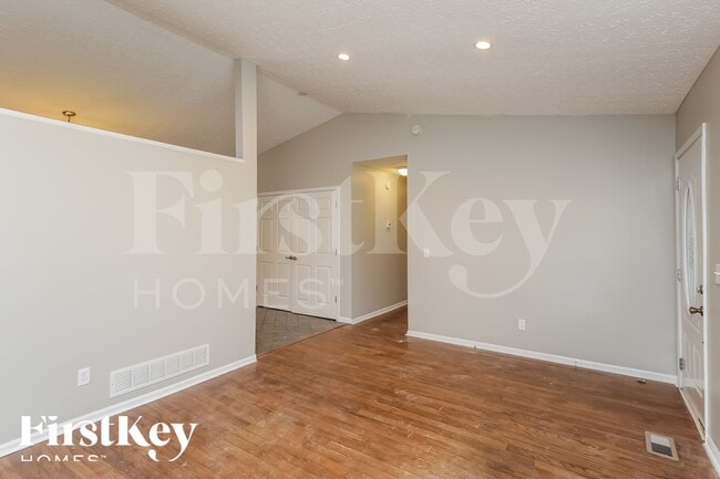 Photo - 432 Shady Ln Cir