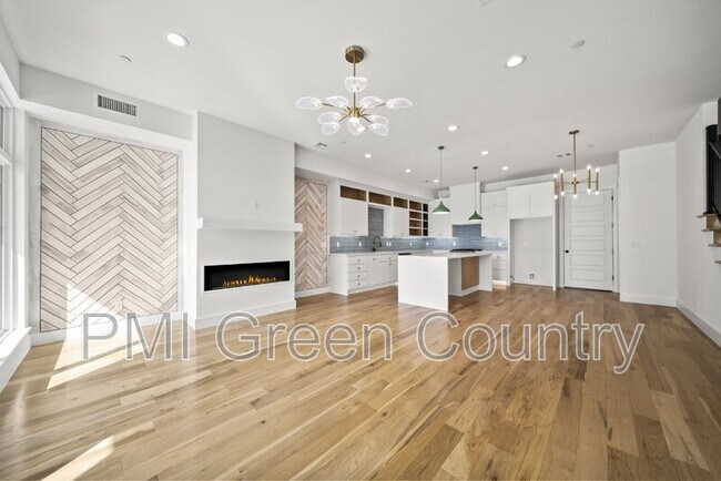 118 E Elgin St