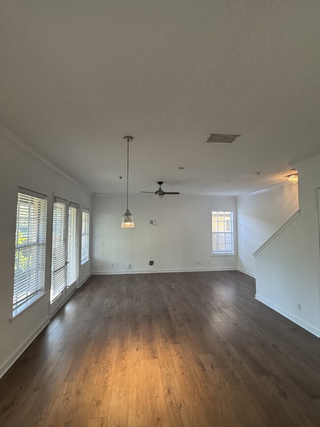 Photo - "Spacious 3-Bed Townhouse Retreat in Tampa's Heart - Modern Comforts Await!" Unit 1