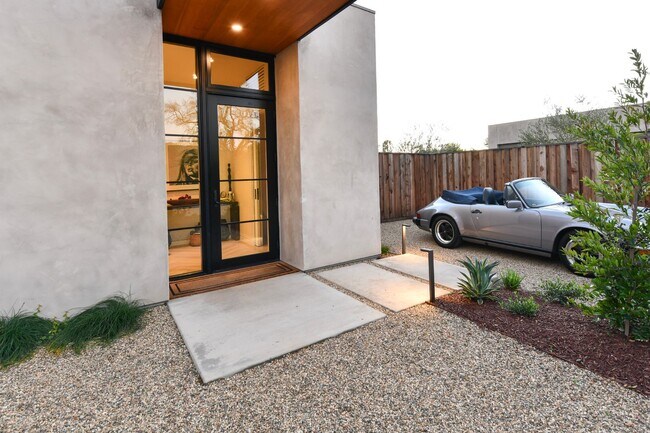 Photo - Discover NapaLuxe, A Newly Constructed Pri...