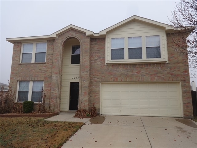 Building Photo - 4405 Statesman Ln