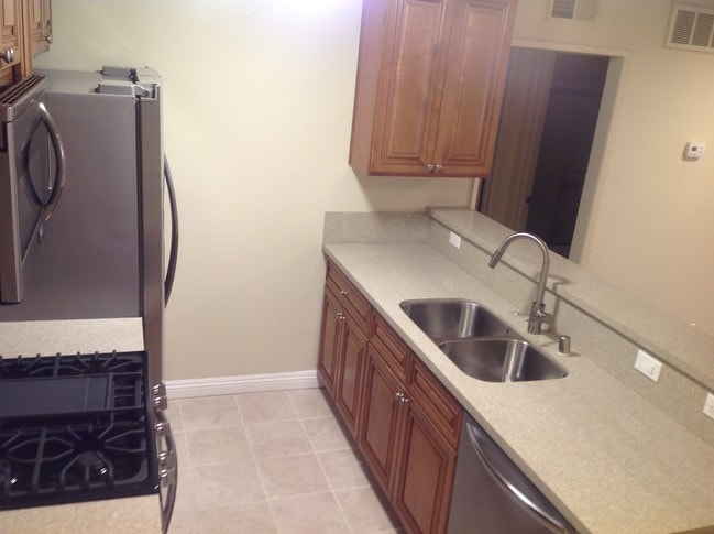 Photo - 1340 N Curson Ave Unidad 203