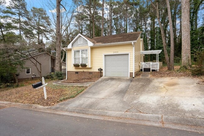 Building Photo - 2400 Calvert Dr