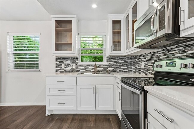 Photo - 4523 Avenue H