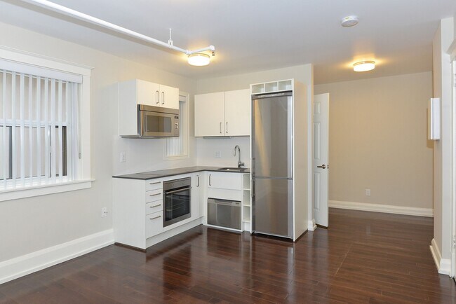 Photo - 54 Maitland St Unit 201