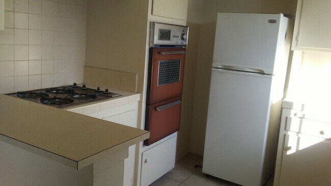 KITCHEN - 11501 Ohio Ave