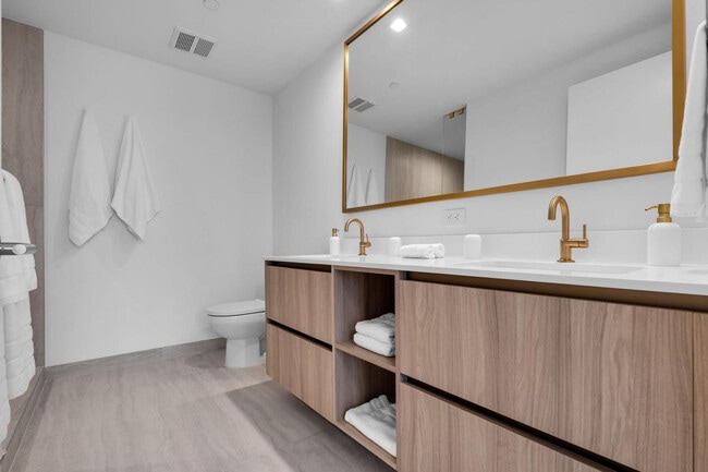 Photo - 99 SE 5th St Unit SI FL16-ID1540981P