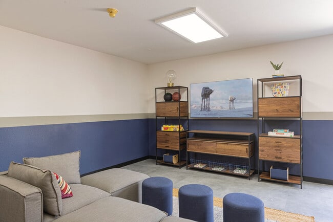 Novi at Lowry apartments — community photo