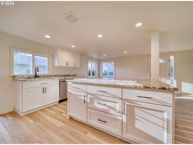 Photo - 33871 NE Blossom Dr