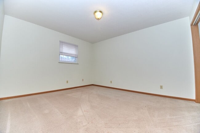 Pineview Apartments - Morgantown, WV