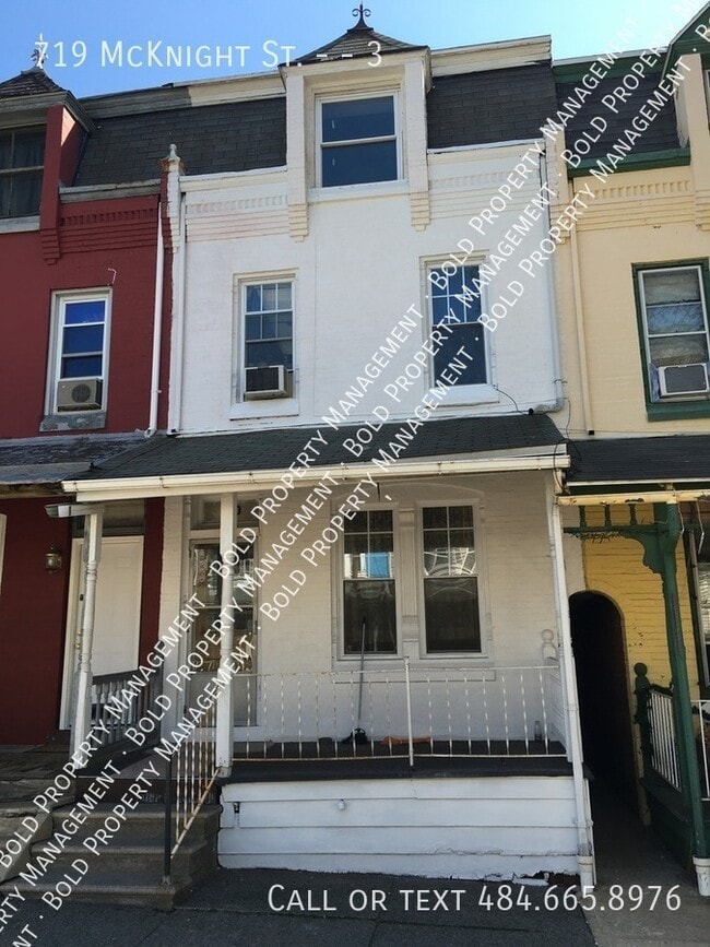 Building Photo - 719 McKnight St Unit 3