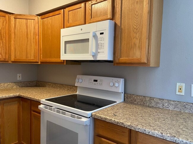 Photo - 2693 E Oakleaf Dr