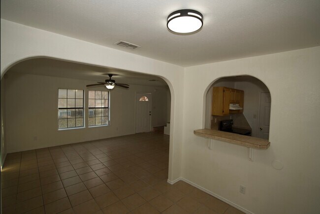Photo - 746 Sonesta Dr Unit D