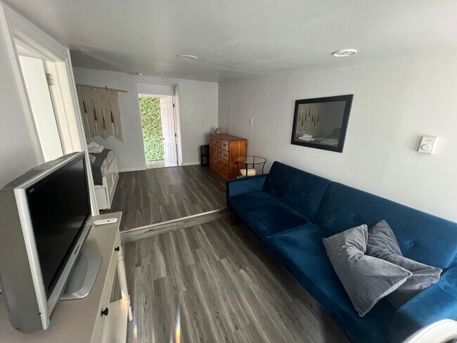 Photo - 1420 Philip St