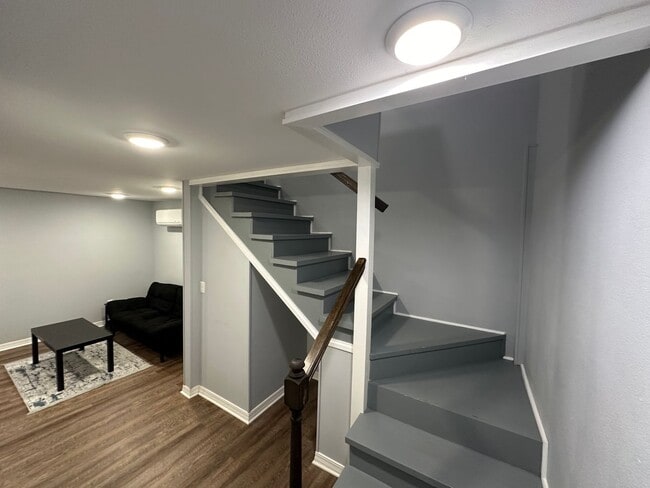 Photo - 709 E 6th St Unit 709 E 6th St C