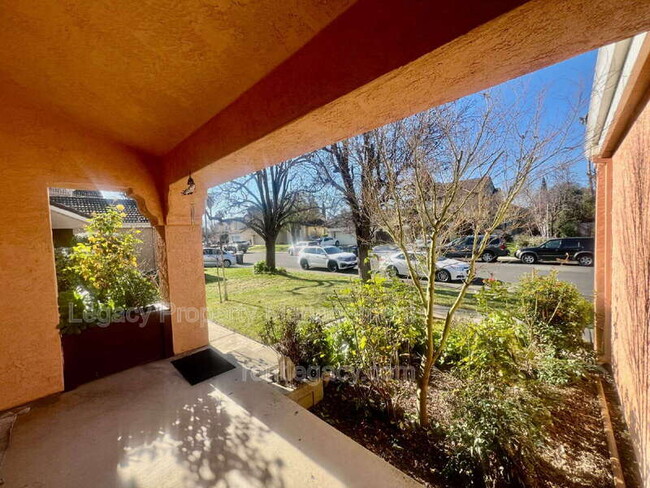 Photo - 413 Donaldson Ct