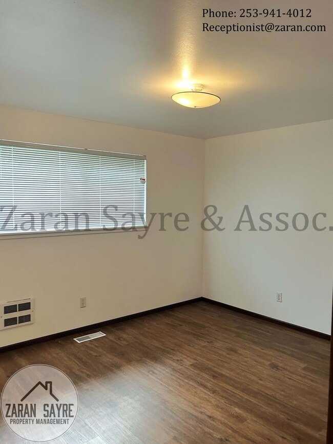 Photo - 186 - Steel Lake Home- Great Location!