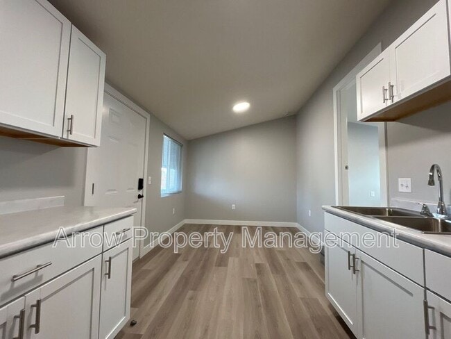 Photo - 877 N 26th St Unit 303