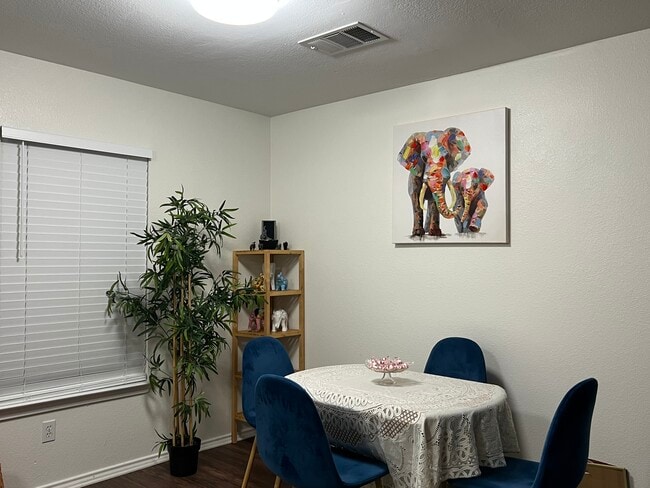 Photo - 1213 Deerhound Pl