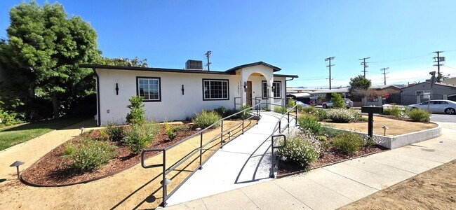 Front wheelchair ramp - 13821 Burton St