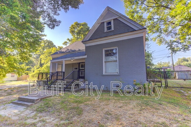 Photo - 1639 Southern Ave