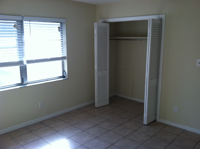 Photo - 411 S Nimbus Ave Unidad 3