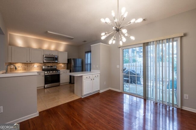 Photo - 4084 Howell Park Rd