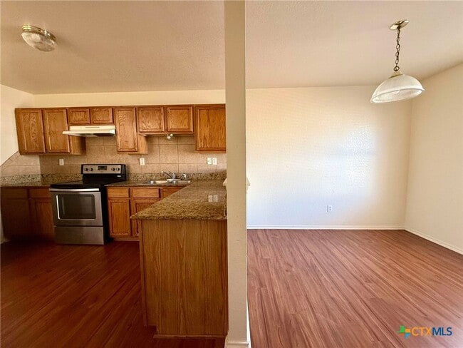 Photo - 3307 Hereford Ln