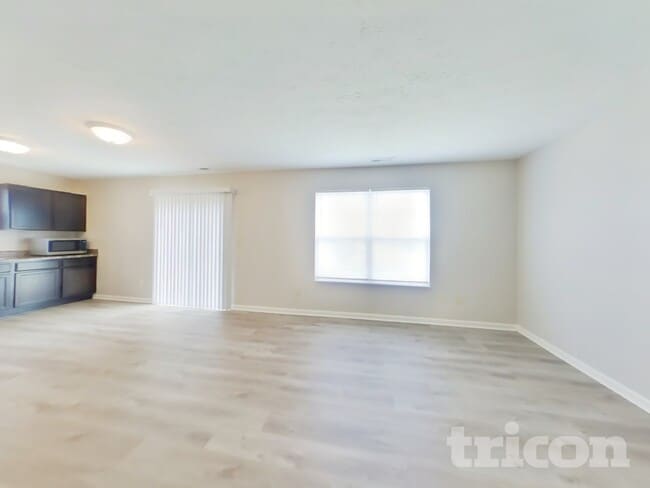 Photo - 949 Knox Dr