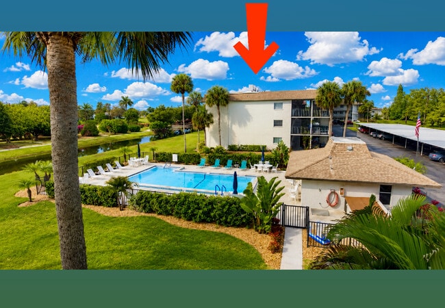 Building Photo - 5651 Rattlesnake Hammock Rd Unit Golf View Manor
