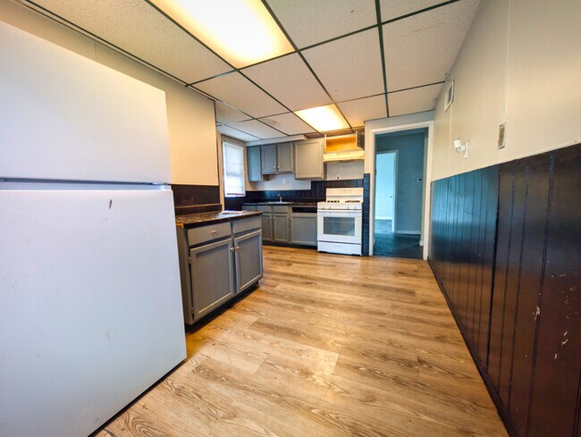 Photo - 7470 Sharon Dr