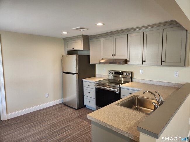 Photo - 132 W Main St Unit E