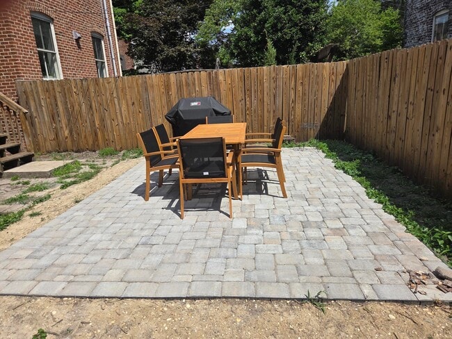 Photo - 2123 Stuart Ave