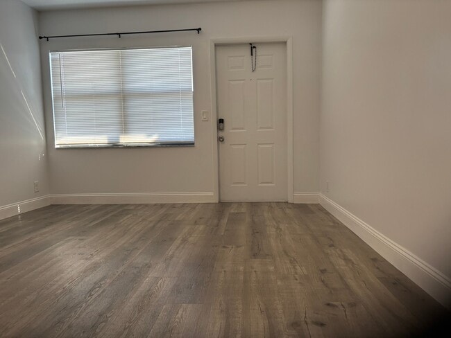 Photo - 3507 Broadway Unidad 207