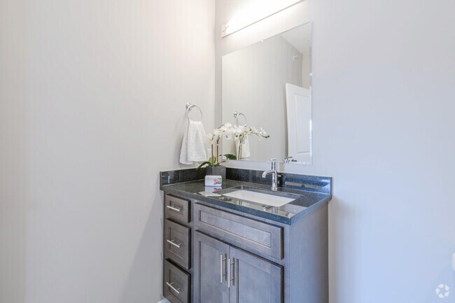 1 BR, 1 BA