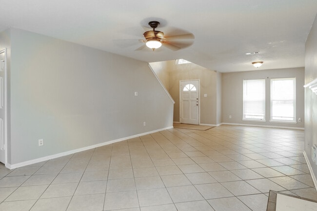 Photo - 1206 Caraquet Dr