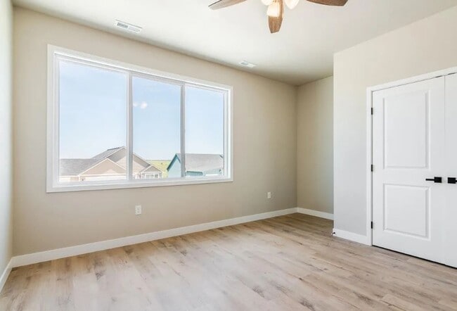 Photo - Modern Townhome in Beautiful Colbert Hills Golf Course Area