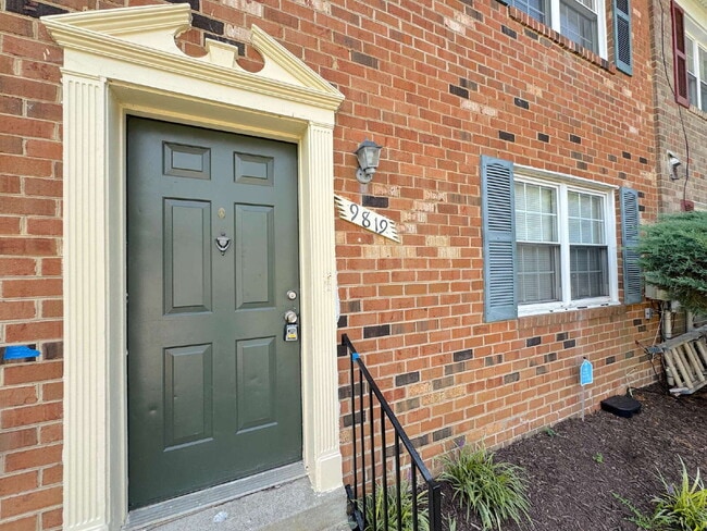 Photo - Comfortable Living in a Convenient Lorton Location