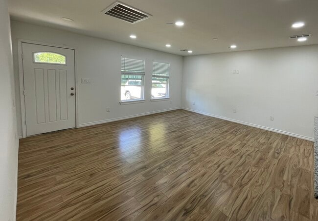 Photo - 327 S 3rd St House