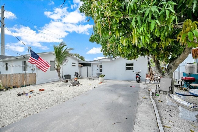 Photo - 6501 SW 4th St Apartamento Unidad B