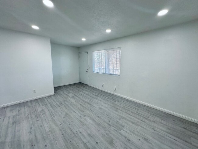 Photo - 4225 Stewart Ave Unit 4225 Stewart Ave #4