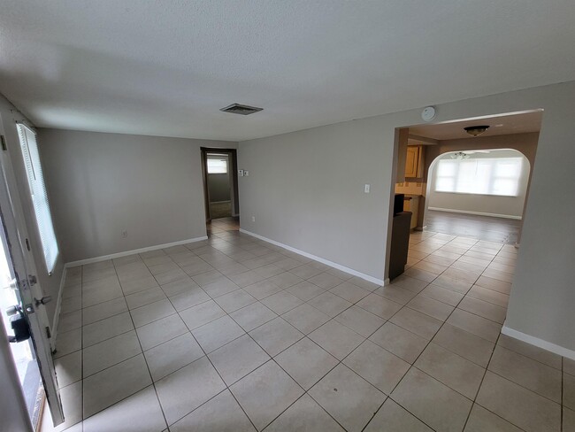 Photo - 7914 Wallaba Ln